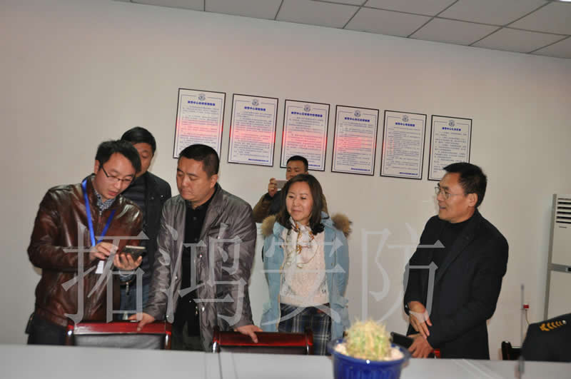 1609140506884101.jpg 2015040215452679522.jpg